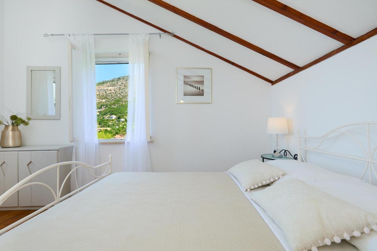 House Lilla Holiday home Brsecine