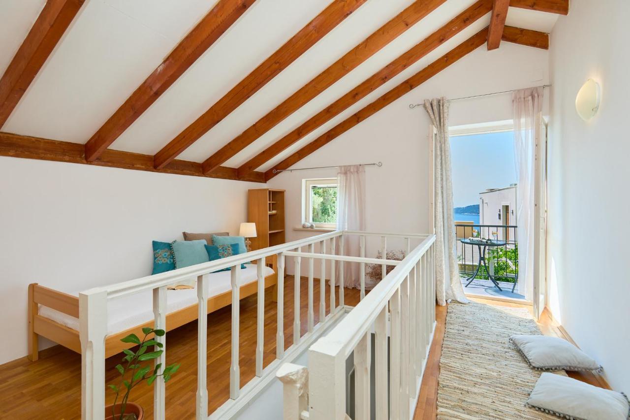 Holiday home House Lilla *